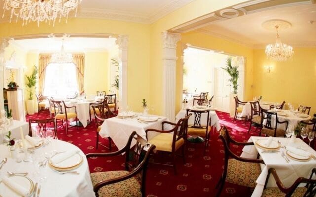 Grand Hotel