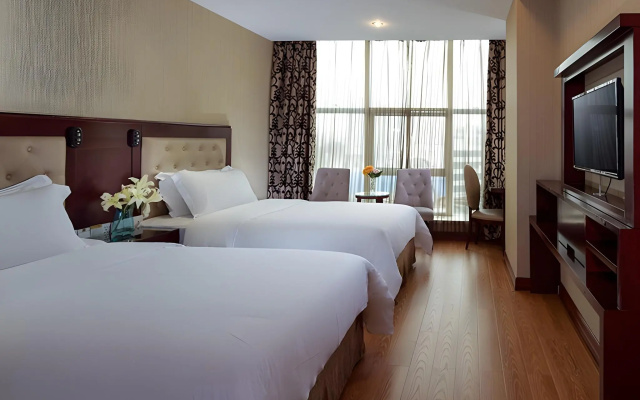 Vienna Hotel Shenzhen Pinghu Center Metro Station – Guest Rooms – Shenzhen