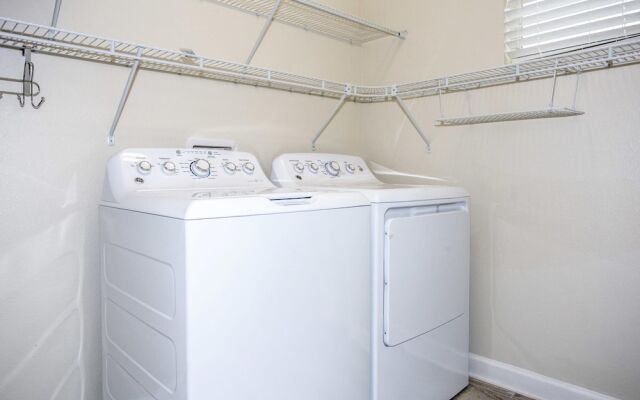 6BR Home Prime Location