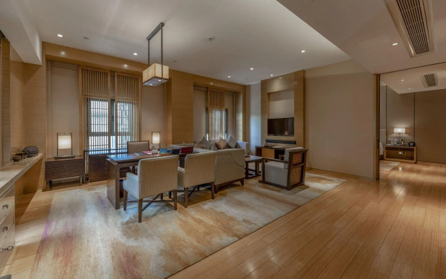 Cheery Dragon Canal Hotel Hangzhou