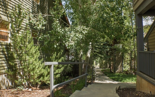 Settlers 2 Bedroom Condo by RedAwning