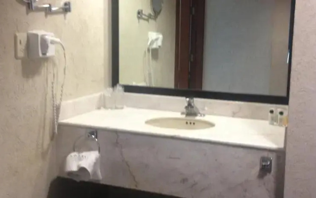 Hotel Estancia Real