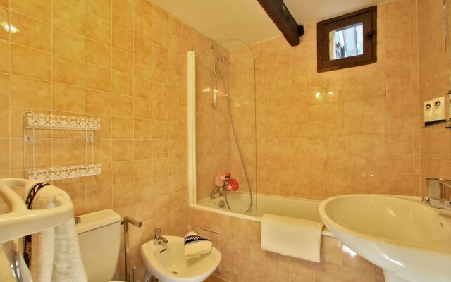 Luxurious Mansion in Souillac With Swimming Pool