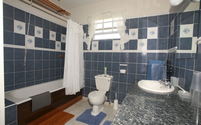 Palm Paradise Guest House and 2 Apartments
