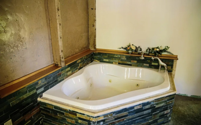 The Old Catskill Game Farm Inn