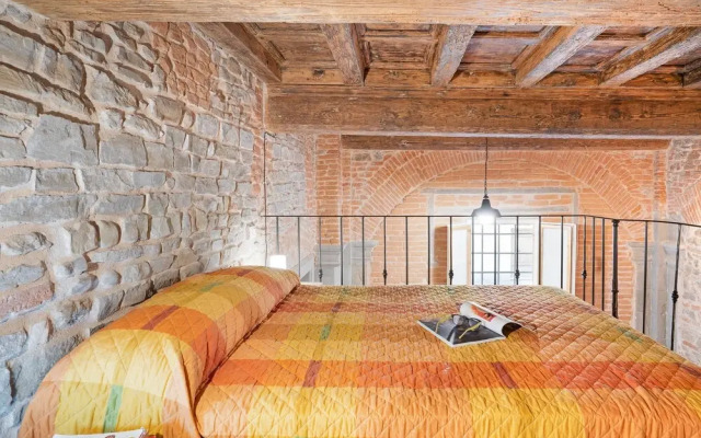 Florence Oltrarno Duplex Apartment