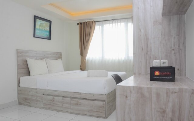 Comfy and Minimalist Studio at Amethyst Apartment