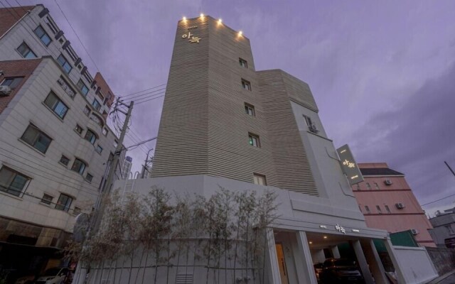 The Rest Aneuk Hotel Cheonan Station
