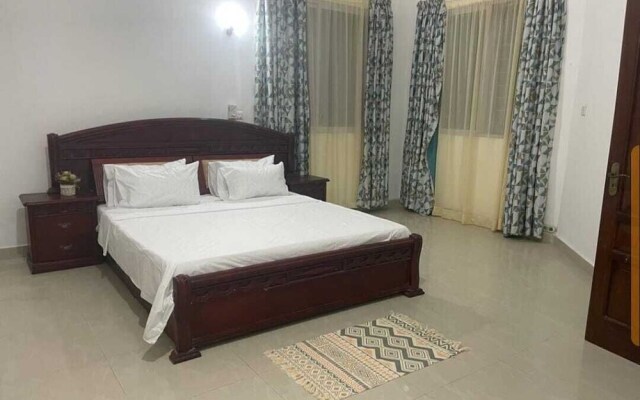 Lux Suites Mkomani Beachfront Apartment