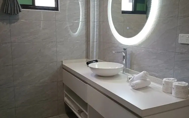 Hibiscus Suites And Residences