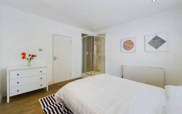 The Earl's Court Hideaway - Warm 3bdr House