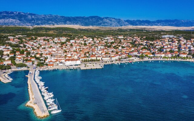 Room in Guest Room - Cozy Room Near Beach L