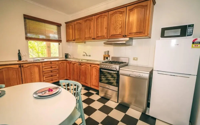 Treasure on Bagot-Free Wifi/Netflix-Close to CBD