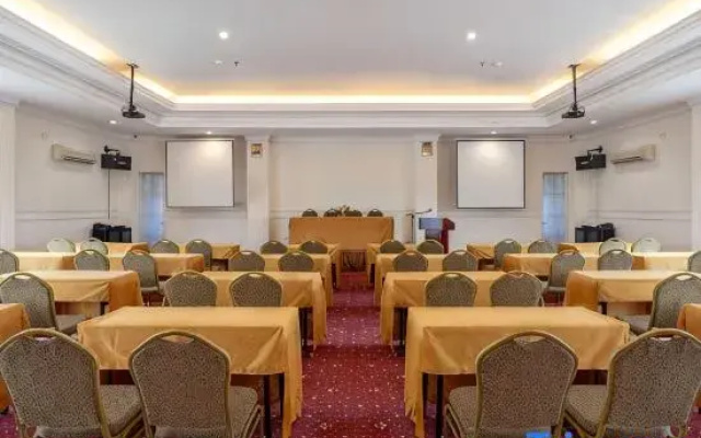 Sutomo Hotel Losari Makassar By LIFE