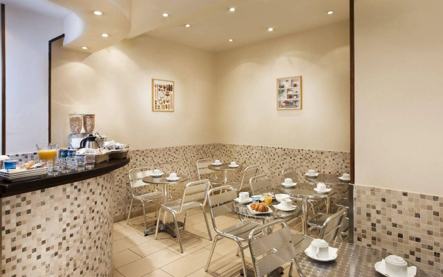 Merryl Hotel