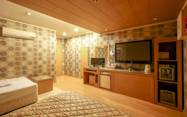 Rozy Hotel
