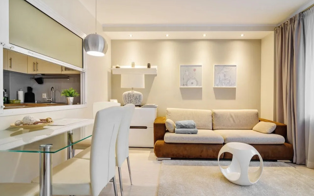 Krucza Central Warsaw Apartment