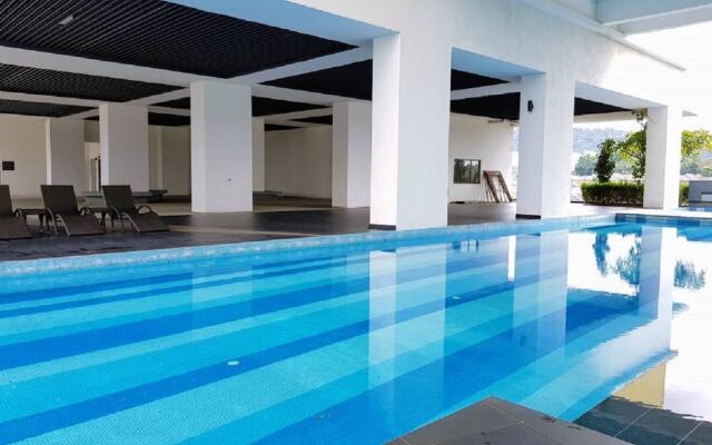 Puchong 8-12 pax Cozy Apartment IOI