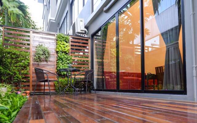 The Pad Silom Convent Serviced Apartment