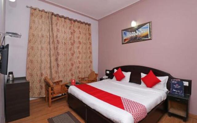 Oyo 27891 Hotel Binsar Rooms