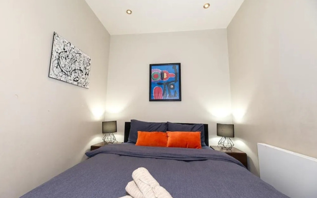 Spacious 4BR Victorian Estate in Kensington