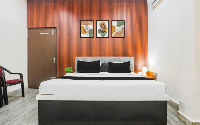 Capital O 41561 Hotel Paradise Residency
