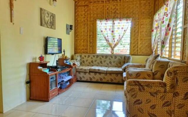 Babylon Oslob Coast Guesthouse