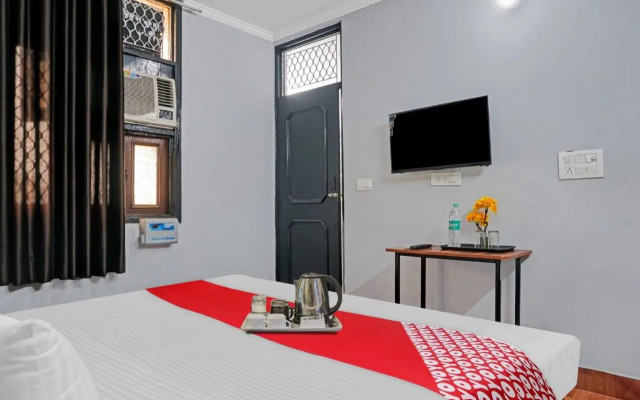 Oyo 92864 Silver Stone