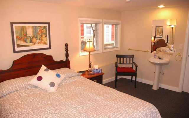 Cambie Lodge B&B