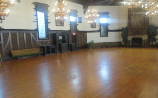 Urbana Landmark Hotel
