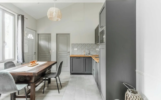 House for 18 People With Cinema Place Morny