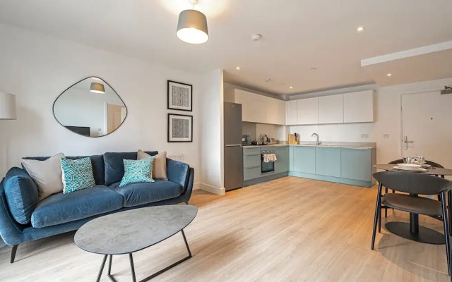 Waterside Flat in Central Leeds
