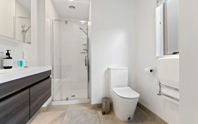 CBD Spacious 3 Storey Terrace House
