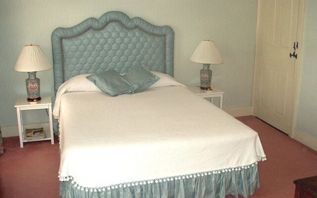 The Charleston House Bed & Breakfast
