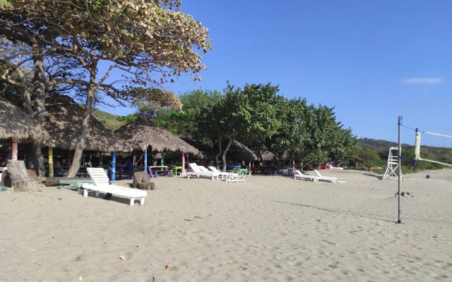 Playa Hermosa Ecolodge