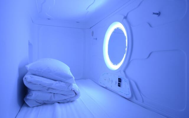 Moon Station Hotel Tokyo