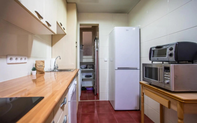 51FLO4-Well located apartment in Sant Antoni