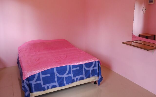 Chomlay Restaurant & Room for Rent