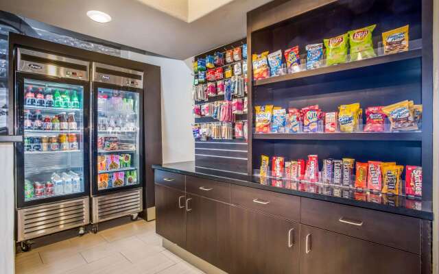 La Quinta Inn & Suites by Wyndham Kyle - Austin South