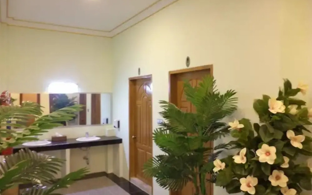 Jade Royal Hotel