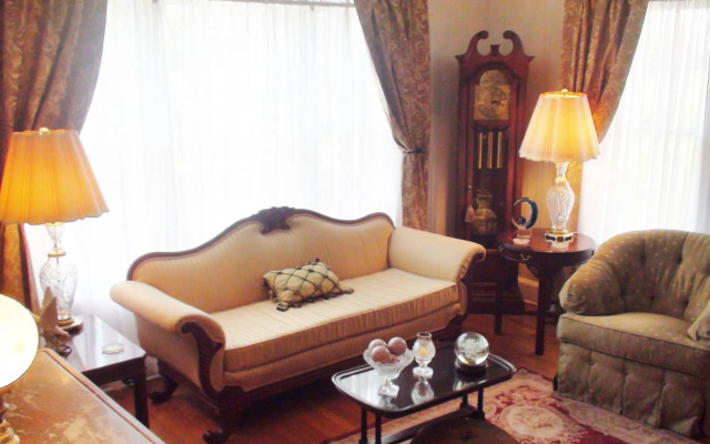 Barrington Manor