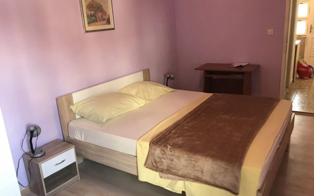 Apartments Peronja Jelsa Seafront