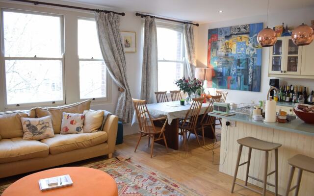 1 Bedroom Apartment In Earls Court