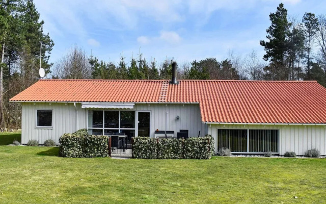 8 Person Holiday Home in Oksbol