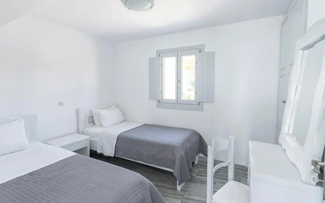 Phaos Santorini Suites