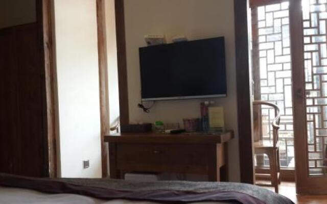 Lijiang Xianshe House