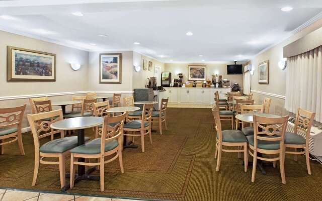 La Quinta Inn by Wyndham Detroit Canton