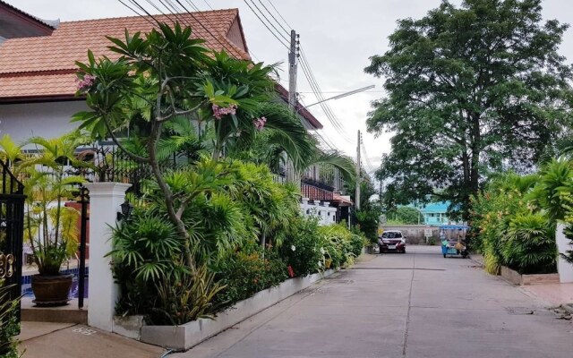 Madee Villa - Pattaya Holiday House Walking Street