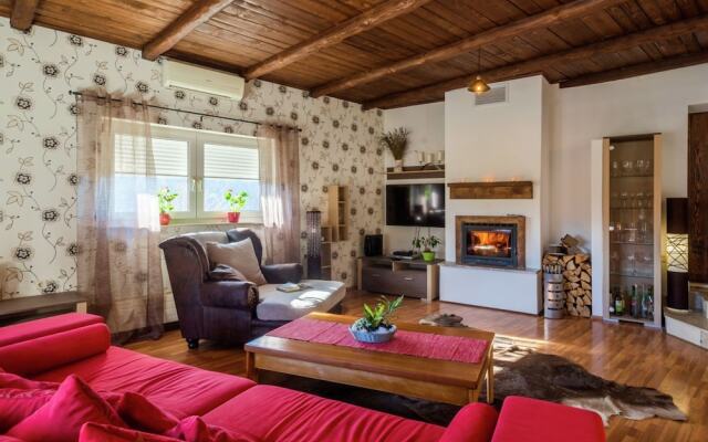 Wonderful Villa With Private Pool Surrounded by Nature
