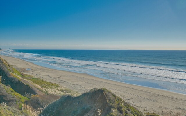 Seascape Aptos Retreat w/ Bocce Ball Court!